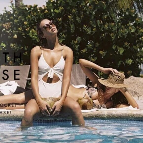 🎁 L*Space Miss Molly Crossroads Texture One-Piece Swimsuit - Picture 3 of 11